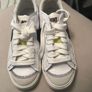 Women Nike Blazers size 8.5